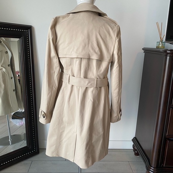 Express Coat - Picture 2 of 8